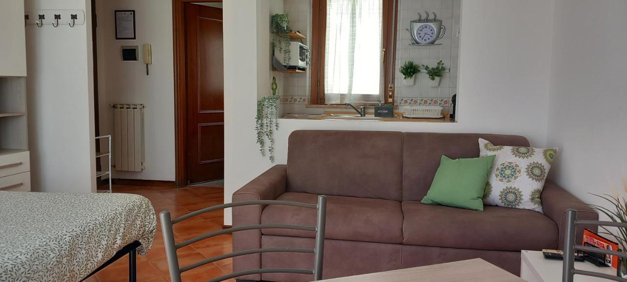 Alloggio Turistico A Via Modugno Vitinia Extérieur photo